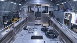 Стеклоткань и смола для жесткости: как в Югре наладили серийное производство судов