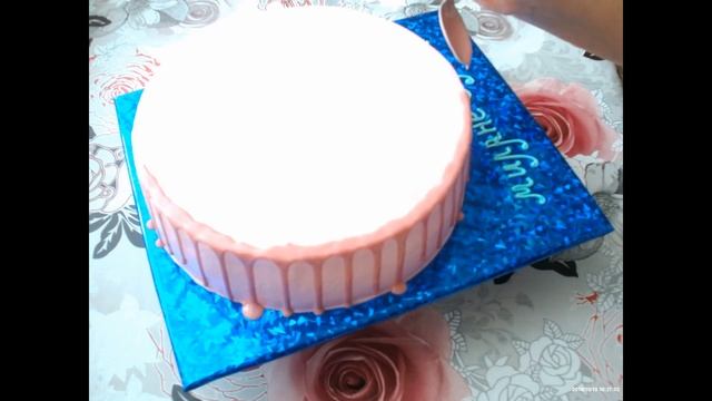 Учимся делать цветные подтёки!Оформляем красивый,нежный тортик! смотреть онлайн