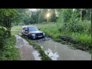 Pajero IV Легкое бездорожье. Прогулка по лесу.