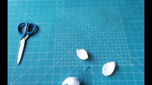 Мастер класс. Лотос- цветок из бумаги с конфетой своими руками.