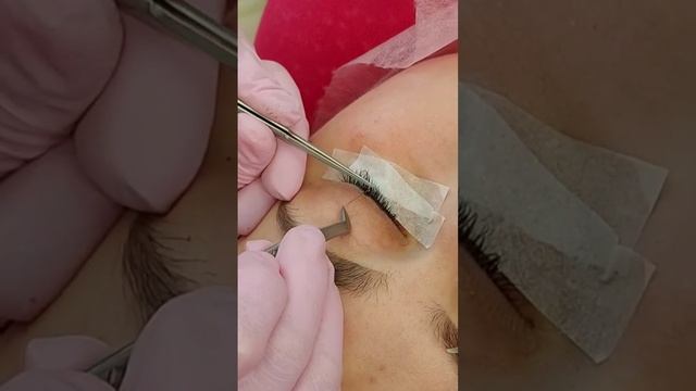 снять ресницы без ремувера #shorts смотреть онлайн