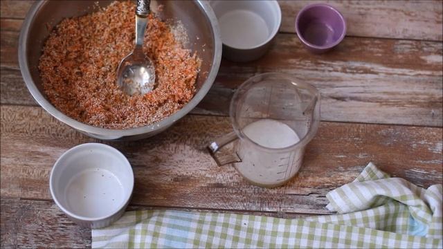 Морковные запеканки с кокосом