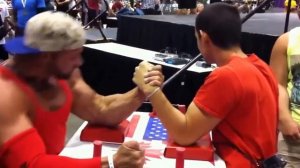 Самая быстрая победа в армреслинге!)