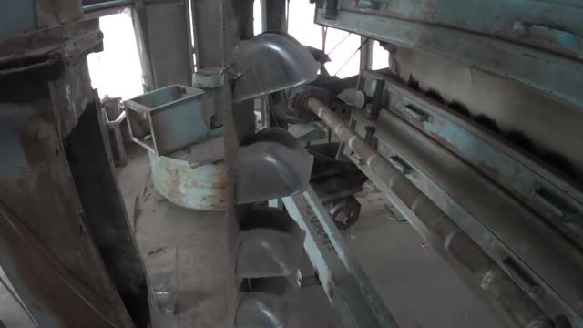 Началось в колхозе утро 3/60. Командировка за лентами нории. смотреть онлайн