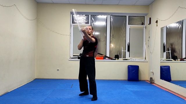 Тонфа - 9-ое вращение (через восьмёрку). Урок №3 смотреть онлайн