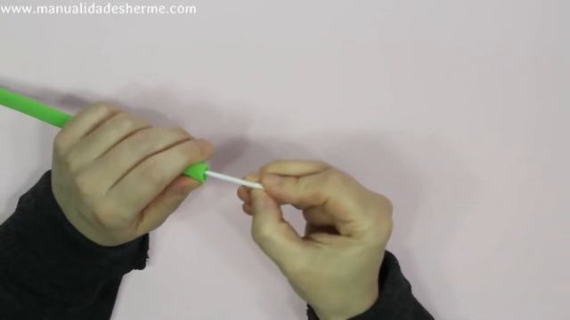 Простые цветы из фоамирана