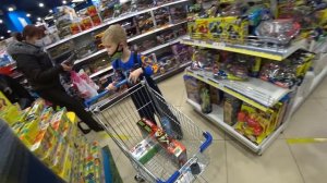 ЧТО КУПИТ первоклассник на 3000 рублей в ДЕТСКОМ МИРЕ?