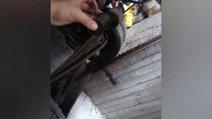 замена сайлентблоков в рессоре mercedes