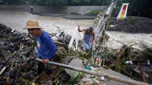 Супертайфун «Яги» накрыл Вьетнам. Порывы ветра достигают 45 метров в секунду