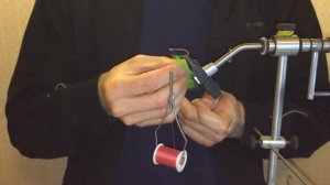 Вязание мушек. Скручиватель даббинга. Работа со скручивателем даббинговой петли.