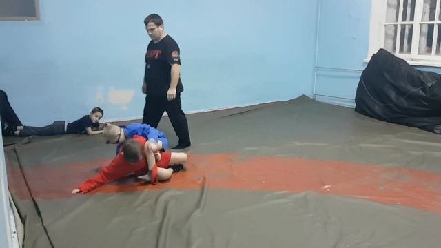 СК ,,ОПЛОТ,, г. Сердобск старая Советская методика тренировок. Ребятам понравилось.