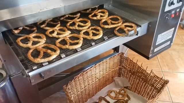 Cuptor zanoli Covrigi service depanare masina de facut covrigi cu mac cu susan cuptor tunel cu band смотреть онлайн