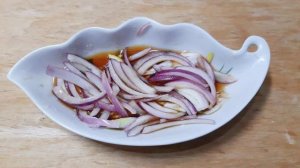 Салат овощной с чипсами и тунцом