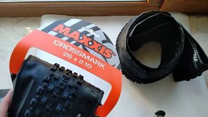 Покрышки  Maxxis Cross Mark 26x2.10  складная.