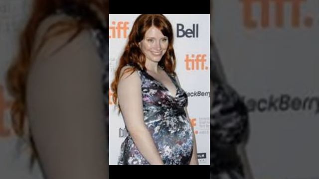 bryce dallas howard Shows off Her Pregnant Belly