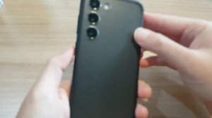 Galaxy S23 Graphite x Spigen Ultra Hybrid Frost Black