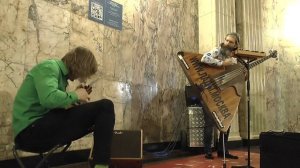 В Питере пить.Дуэт музыкантов балалаечников