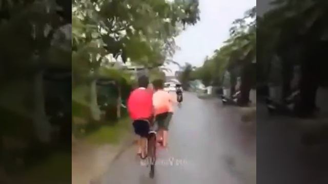 Когда родители купили один велосипед на двоих смотреть онлайн