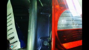 Снятие заднего фонаря - Dodge Caliber 2.2i