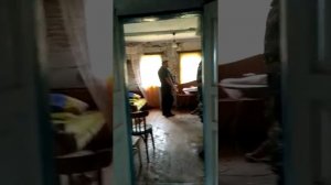 Купили дом в деревне. довольные  как слоны!!!!))))