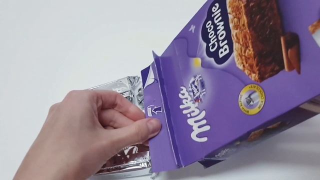 Unboxing milka choco brownie cakes смотреть онлайн
