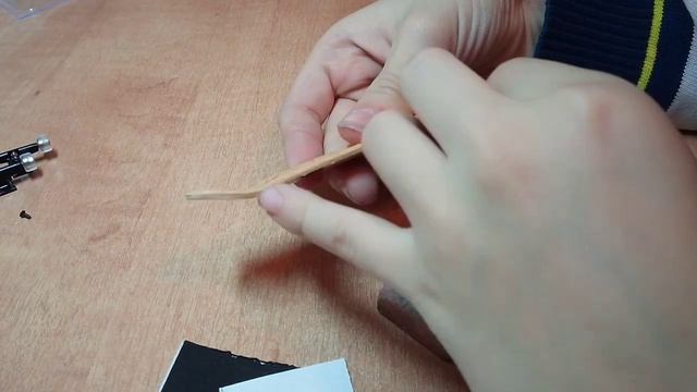 Как собрать фингерборд! Как наклеить наждачку на фингерборд.