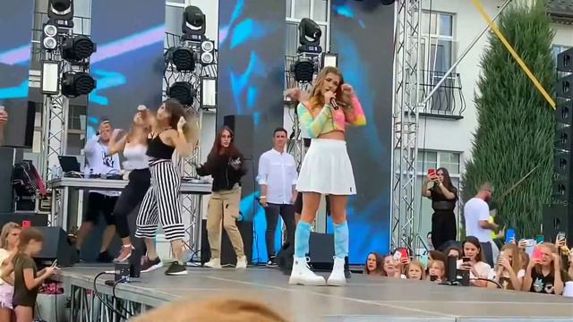 Валя Карнавал-Психушка вступление концерт смотреть онлайн