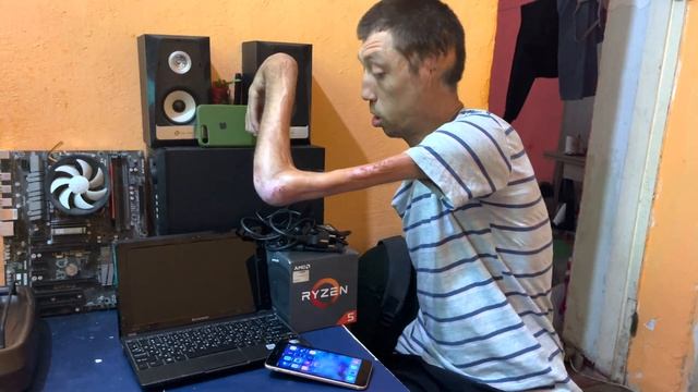 Бизнес без рук и ног. Работа для инвалида нерабочей группы. Буду торговать техникой на Авито. смотреть онлайн