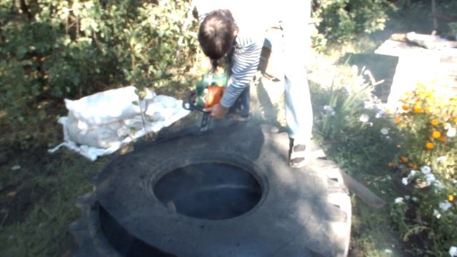 Что будет, если распилить покрышку от т-150, бензопилой!? Шок! Смотрите что вышло... смотреть онлайн