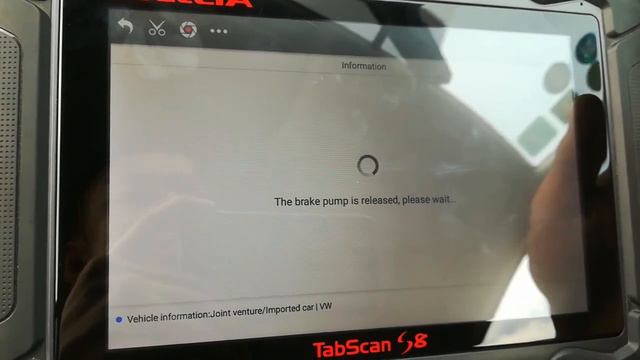 2012 VW Passat EPB Reset by EUCLEIA TabScan S8 смотреть онлайн