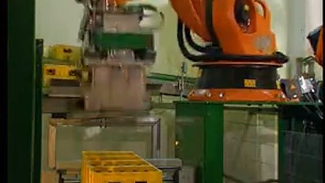 Стеклянные банки в ящиках смотреть онлайн