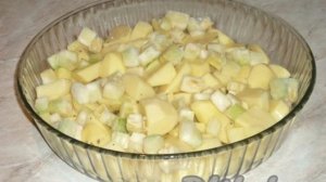Курица с кабачками и картошкой в духовке