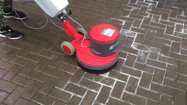 Глубокая чистка брусчатки смотреть онлайн