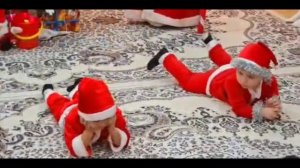 Танец:"Санта Клаусов"