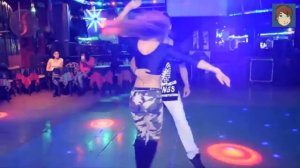 А я всё жду, что ты придешь! Я поцелую твои руки