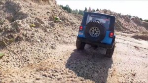 JEEP Wrangler против LR Range Rover 1970 на бездорожье! ... RC OFFroad 4x4