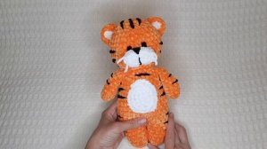 Тигренок крючком из плюшевой пряжи/ Тигр крючком/ Символ 2022/ Амигуруми/ Tiger cub/ Tiger crochete