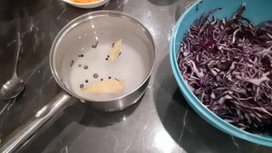 БЫСТРАЯ МАРИНОВАННАЯ КАПУСТА