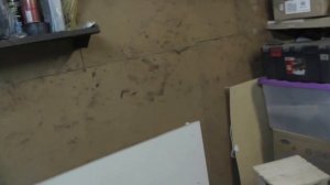 Откидной стол в гараже