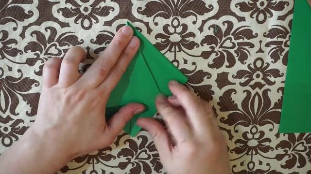Ёлочка ОРИГАМИ к Новому Году/делаем Ёлочку из цветной бумаги за 3 минуты/Christmas Tree Origami.