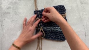 Как превратить обычный шарф в стильный аксессуар