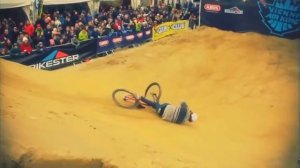 Подборка жестоких падений с велосипедов