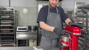 Рецепт масляного крема Шарлотт. Как приготовить крем и как спасти крем, если масло расслоилось