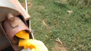 САМОДЕЛЬНАЯ КОРМОРЕЗКА СВОИМИ РУКАМИ.