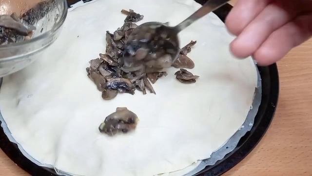 Такой пирог готовлю почти на каждые выходные/Очень простой и вкусный рецепт/Пирог с грибами и сыром
