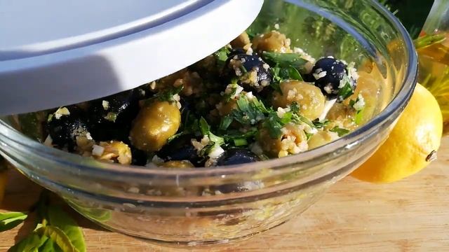 Маринованные оливки с чесноком. Быстрое маринование оливок и маслин.