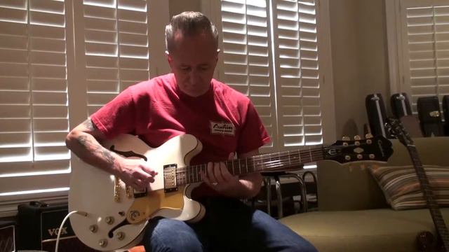 Epiphone Limited Edition Dot Royale in Pearl White 2011 смотреть онлайн