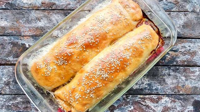 Штрудель с мясом и капустой