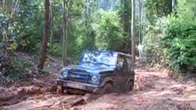 Suzuki Samurai entterranço