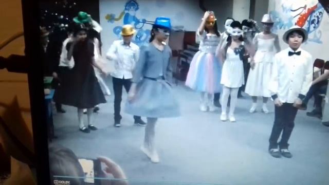 Француский танец . На новый год . 5 класс. смотреть онлайн